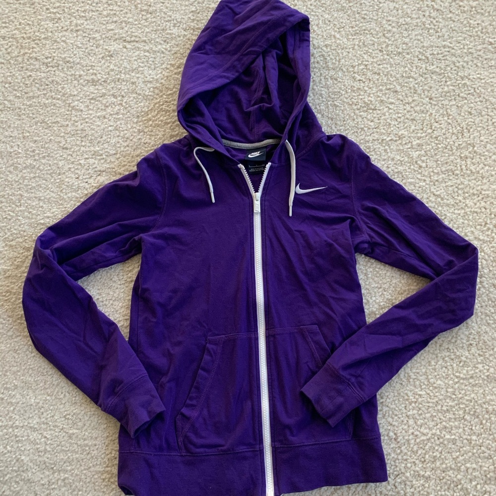 Women’s Nike zip up hoodie